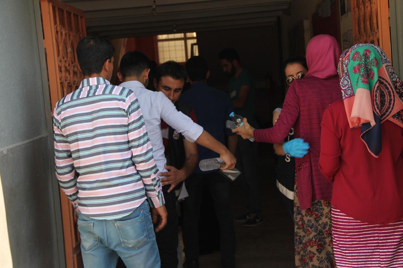 "Yarım kalan hayalimizi gerçekleştirmek için sınava giriyoruz" "Yarım kalan hayalimizi gerçekleştirmek için sınava giriyoruz"